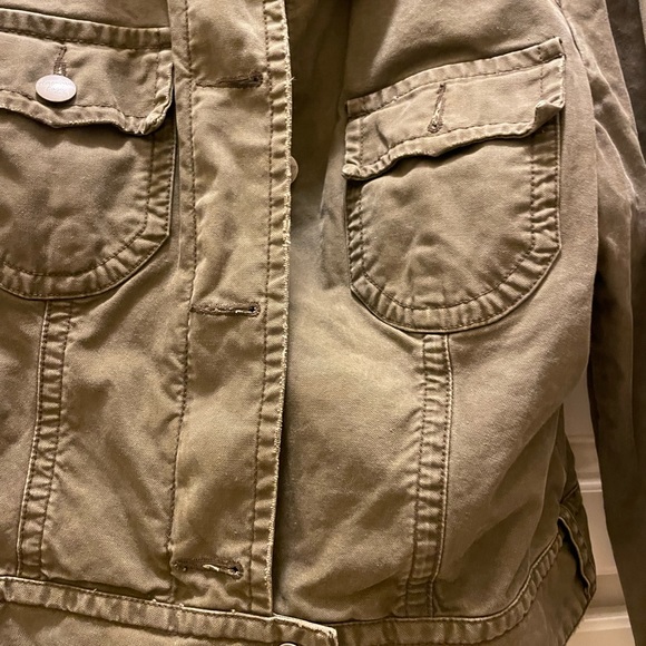 American Eagles Outfitters Jacket, size M, with belt loop bottom - Picture 3 of 12